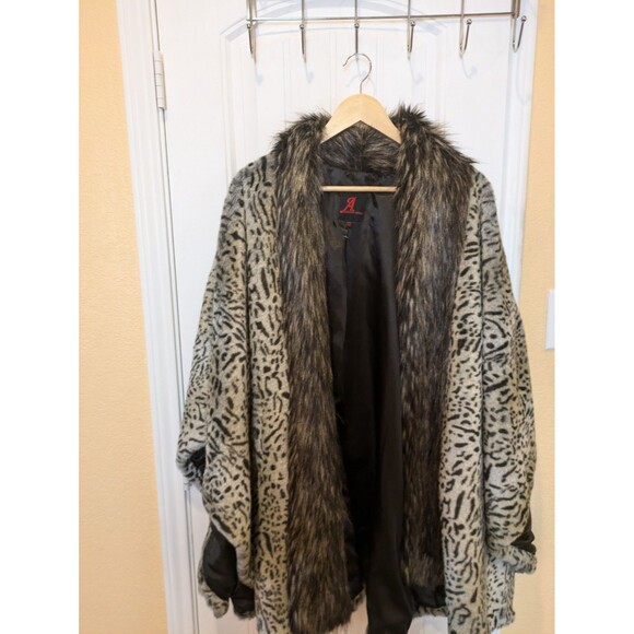 Adrienne Landau Leopard Print Faux Fur Cape